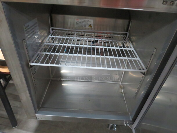 One 1 Door Avantco Work top Freezer With 1 Shelf. 115 Volt. Model# SS-UC-27F-HC-27F. 27X29.5X35.5 - Image 2 of 3