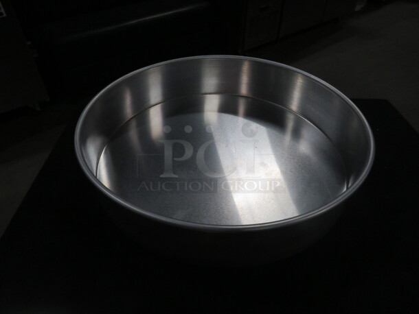 One NEW Aluminum Metalcraft Cake Pan. #3812. 12X3 - Image 1 of 1