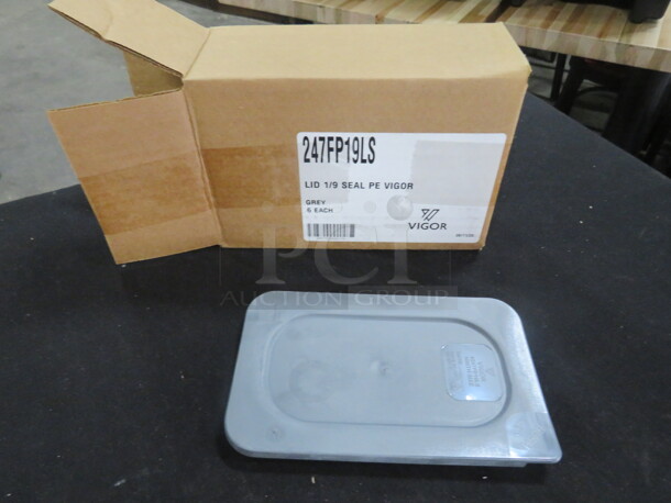 NEW 1/9 Size Food Storage Lid. 6XBID - Image 1 of 1