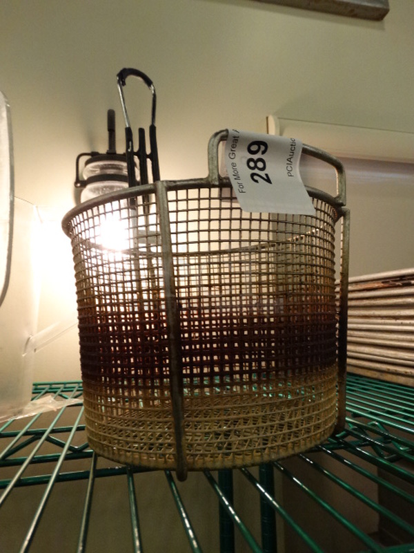 Metal Round Fry Basket. 8x8x15