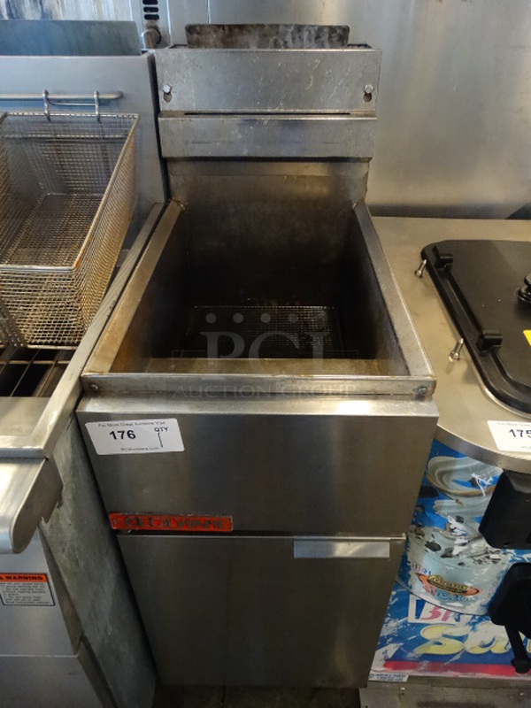 NICE! Cecilware Model FMP40 Stainless Steel Commercial Natural Gas Powered Deep Fat Fryer. 115,000 BTU. 16x30x46