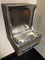 Elkay EHF-8-1 Refrigerated Wall Mounted Water Fountain, 115v 1ph, Tested & Working!