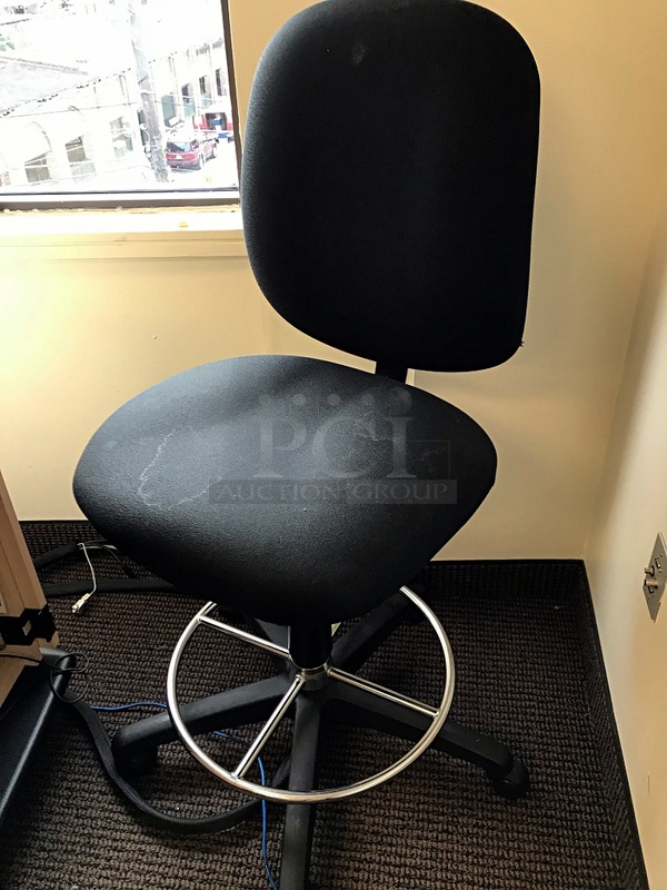 Smart Solution Presenter Podium on Casters Includes Presentation Switcher, JVC DVD & VHS Player, Built in Speakers & Herman Miller Task Chair - Image 3 of 4