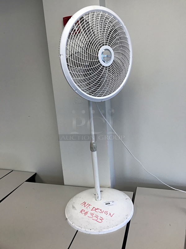 Oscillating Lasko Floor Fan w/ 3 Speed Settings, 110v 1ph, Tested & Working!
