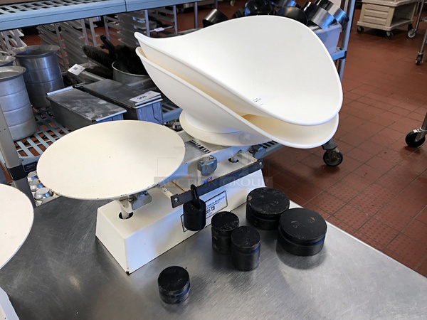 Detecto 1001-TB Bakers Dough Scale w/ Flour Scoop & Lead Weights - Image 1 of 2