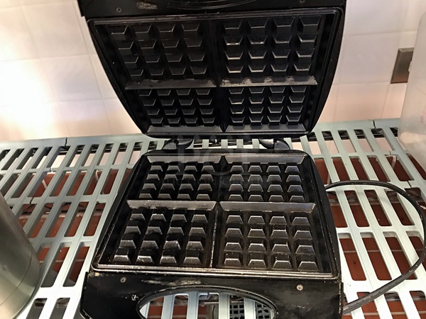 Hamilton Beach Sandwich Toaster Press - Image 2 of 2