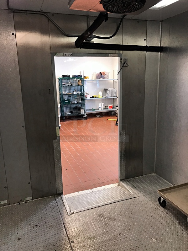 LIKE NEW! Side By Side Walk-In Cooler & Freezer, Stainless Steel Front & Doors, Diamond Plate Floor in Both, 220v 1ph, Door Keys Included. Tested & Working! - Image 4 of 7