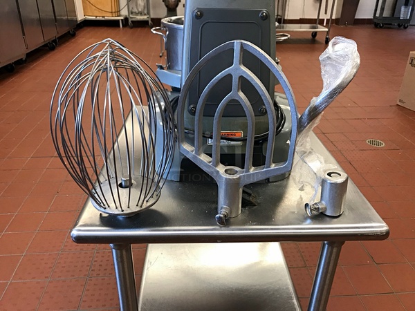 LIKE NEW! Hobart Legacy HL200 20 Qt. Commercial Planetary Stand Mixer w/ Accessories & 15 Minute Timer, Includes Stainless Steel Stand on Casters, 120v 1ph, Tested & Working (See Video)! - Image 5 of 5
