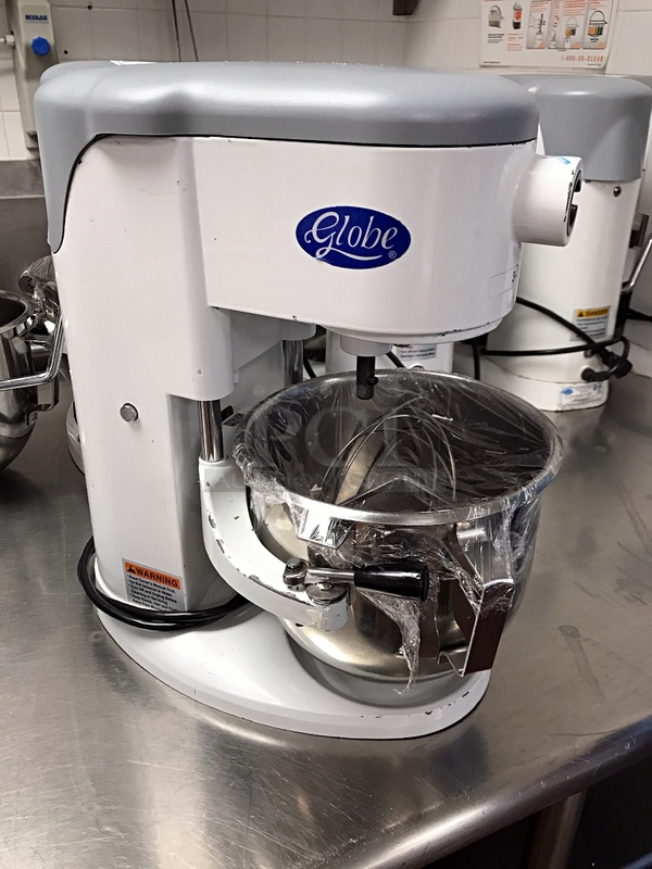 Globe SP5 Aluminum Gear Driven 5 Qt Commercial Countertop Mixer, Includes Attachments, 115v 1ph, Tested & Working! - Image 2 of 4