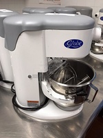 Globe SP5 Aluminum Gear Driven 5 Qt Commercial Countertop Mixer, Includes Attachments, 115v 1ph, Tested & Working!