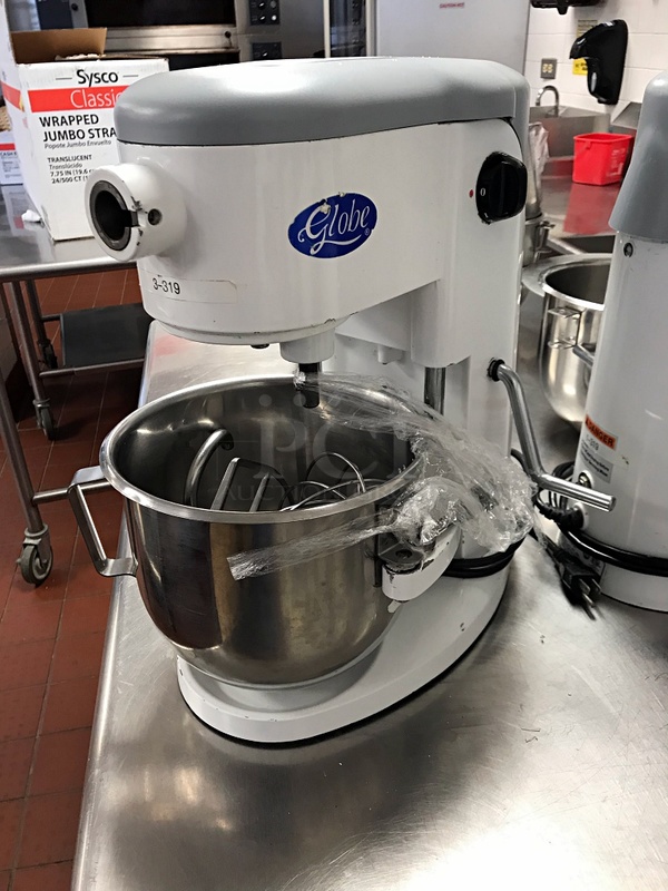 Globe SP5 Aluminum Gear Driven 5 Qt Commercial Countertop Mixer, Includes Attachments, 115v 1ph, Tested & Working! - Image 3 of 4
