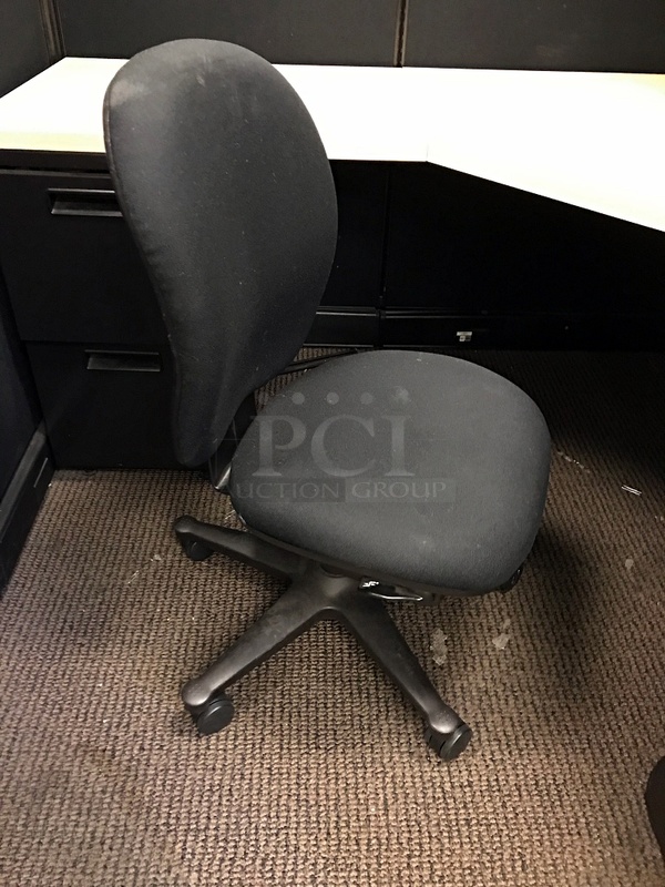 Three Herman Miller Corner Workstations w/ Task Chairs - Image 4 of 7