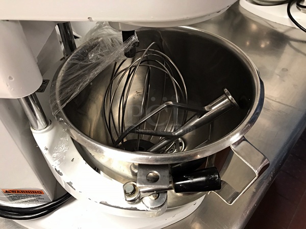 Globe SP5 Aluminum Gear Driven 5 Qt Commercial Countertop Mixer, Includes Attachments, 115v 1ph, Tested & Working! - Image 2 of 4