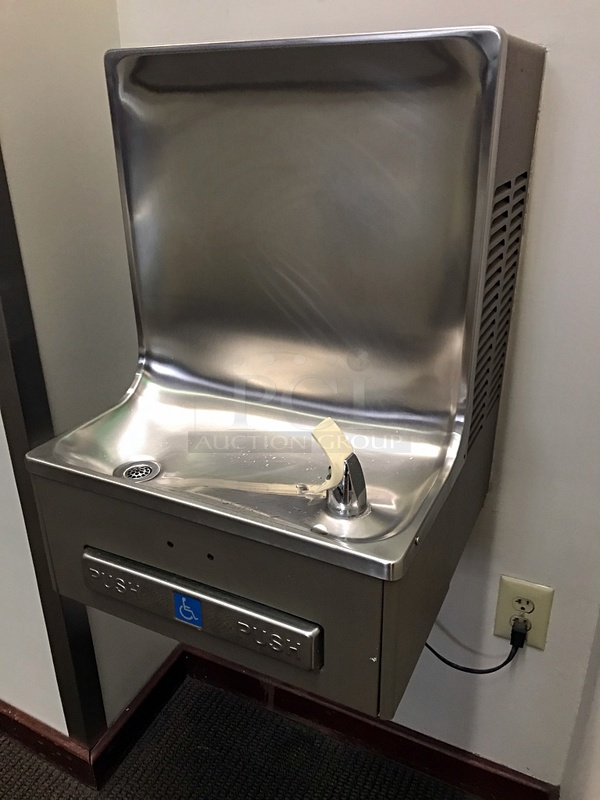 Elkay EHF-8-1 Refrigerated Wall Mounted Water Fountain, 115v 1ph, Tested & Working! - Image 2 of 3
