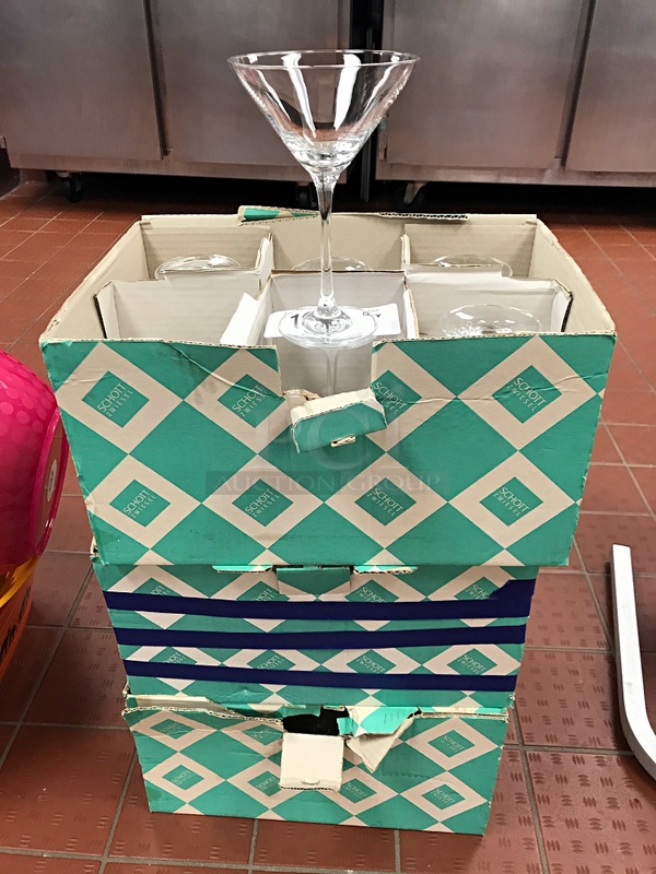 NEW IN BOX! 18 Classic Martini Glasses - Image 1 of 3