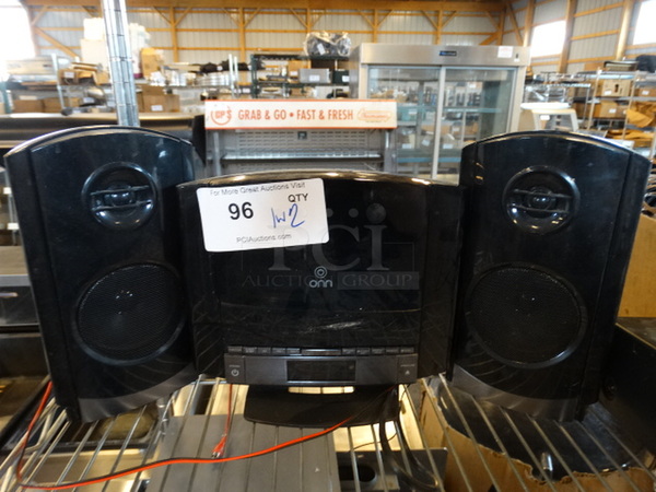2013 Onn Model ONA12AV024 CD Player w/ 2 Speakers. 9.5x5x8, 5x3x9.5