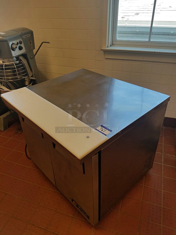 Two Door True Undercounter Refrigerator w/ Cutting Board on Casters, 115v 1ph, Tested & Working!