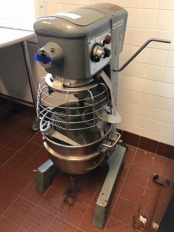 Hobart D300 30 qt Mixer w/ Bowl & Attachments, 3 Speeds & Timer, 115v 1ph, Tested & Working!