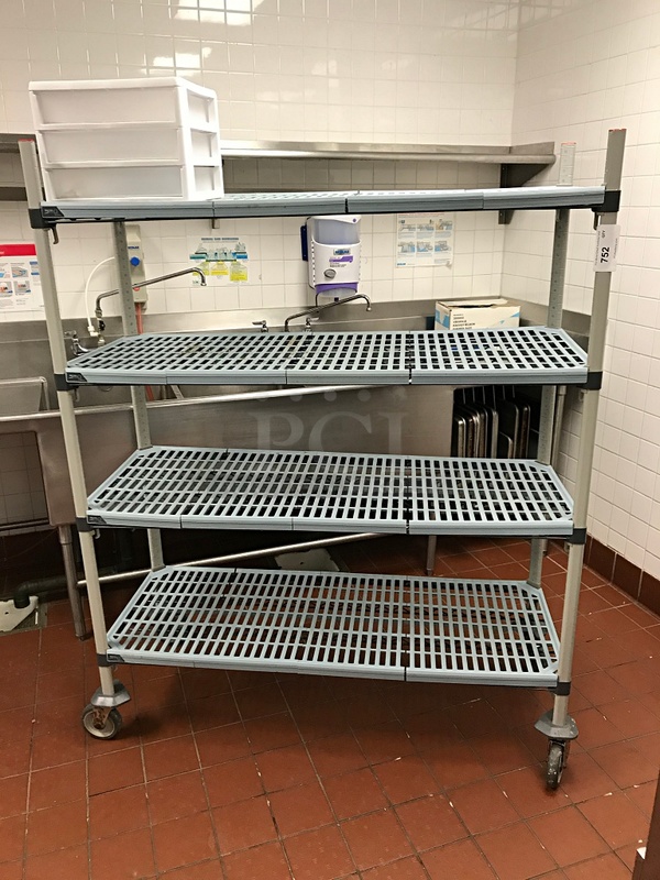 Metro Max Q Rack w/ 4 Shelves on Casters