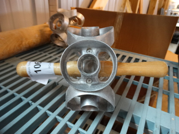 Metal Donut Cutting Rolling Pin. 11x6x6 - Image 2 of 5