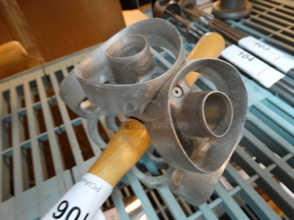 Metal Donut Cutting Rolling Pin. 11x6x6 - Image 3 of 5
