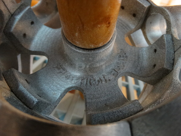 Metal Donut Cutting Rolling Pin. 11x6x6 - Image 4 of 5