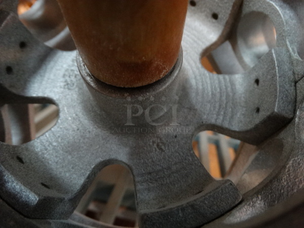 Metal Donut Cutting Rolling Pin. 11x6x6 - Image 5 of 5