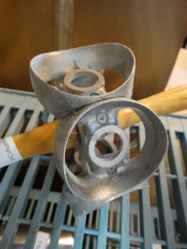 Metal Donut Cutting Rolling Pin. 11x6x6 - Image 3 of 6