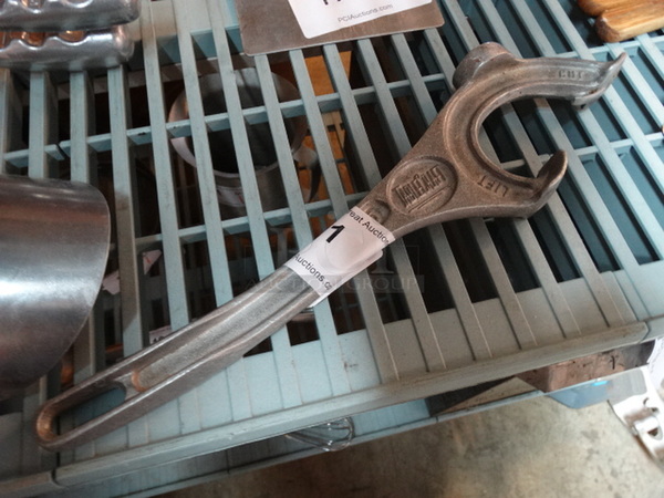Tablecraft Metal Pail / Barrel Opener. 15x4x1.5 - Image 1 of 3