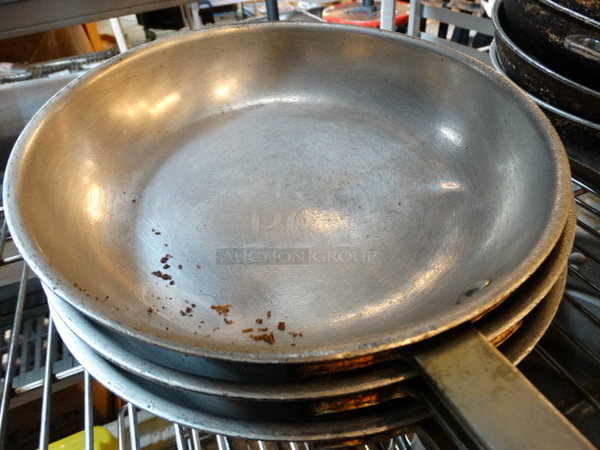 4 Metal Skillets. 18x10.5x2. 4 Times Your Bid! - Image 3 of 3