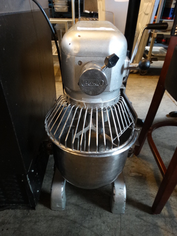 WOW! Berkel Model PM20 Metal Commercial 20 Quart Planetary Mixer w/ Metal Mixing Bowl, Bowl Guard and Paddle Attachment. 110 Volts, 1 Phase. 15x20x32. Tested and Working! - Image 2 of 7