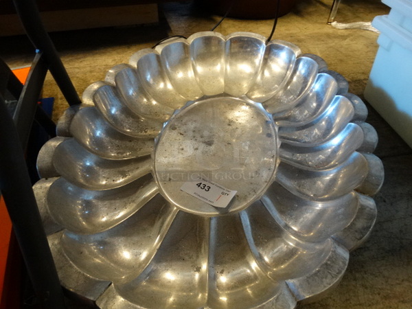 Metal Tray. 33x24x4 - Image 2 of 3