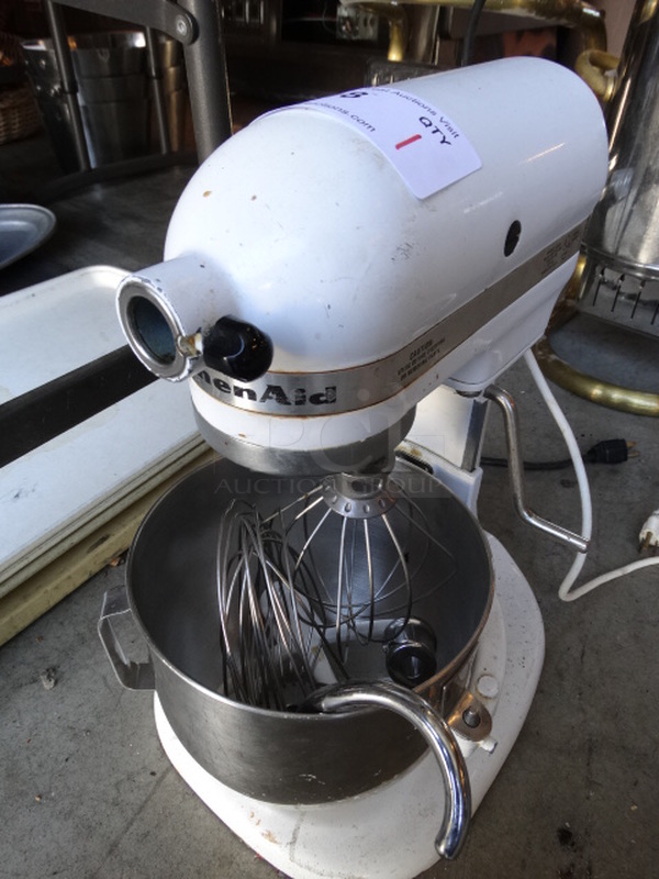 KitchenAid Model K5SS Countertop 5 Quart Planetary Mixer w/ Metal Mixing Bowl, Dough Hook, Whisk and Paddle Attachments. 115 Volts, 1 Phase. 10x13x16. Tested and Working! - Image 2 of 6