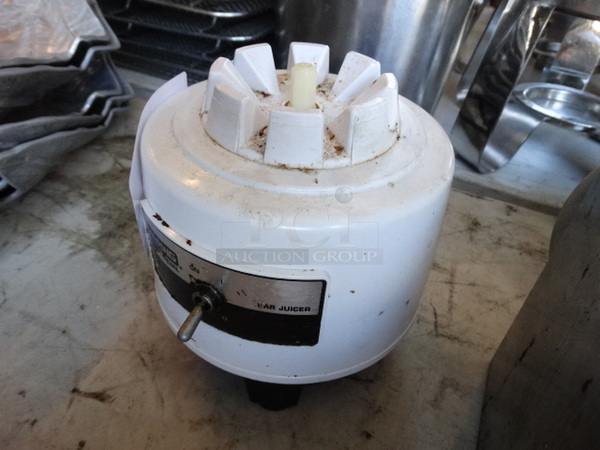 Waring Commercial Countertop Blender Base. 6.5x6.5x7. Tested and Working! - Image 3 of 3