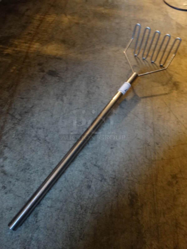 Metal Masher. 31x8x6 - Image 1 of 2