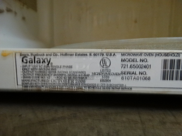Galaxy Countertop Microwave w/ Plate. 18x11x10 - Image 4 of 4
