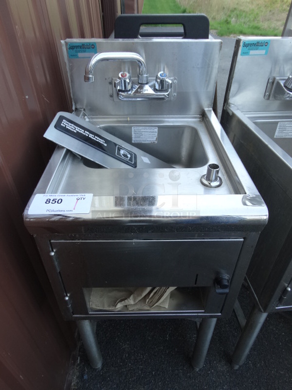 Stainless Steel Commercial Single Bay Sink w/ Right Side Splash Guard, Faucet and Handles. 16x20x37 - Image 1 of 3