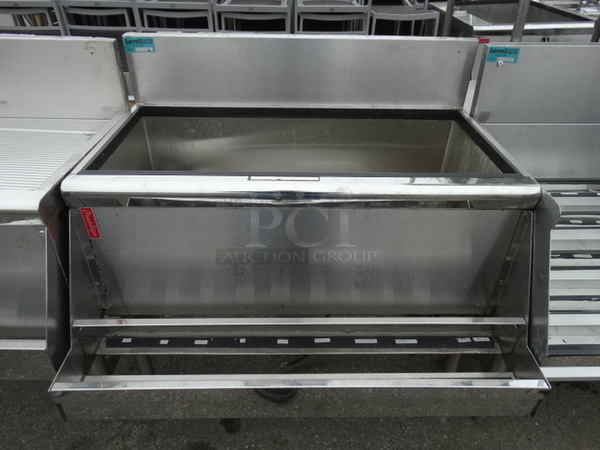 Stainless Steel Commercial Ice Bin w/ Cold Plate and Speedwell. 36x24x37