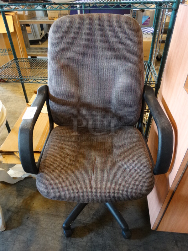 Office Chair w/ Arm Rests. 26x22x43 - Image 1 of 4