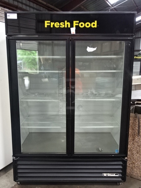 AMAZING! True Model GDM-49 Commercial Electric Two Door Refrigeration Merchandiser With Interior LED Lights And Commercial Casters. Tested And Works. 55x32x81 115/208-230 Volt, 1 Phase