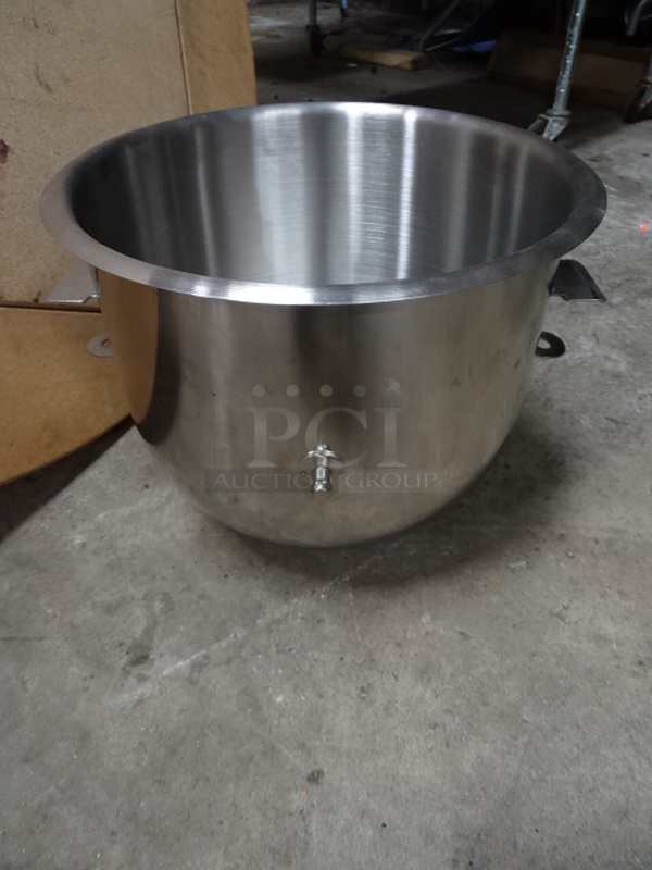 BEAUTIFUL! Commercial Stainless Steel 20 Quart Mixing Bowl. 14x11x11.5
