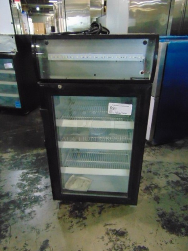 BRAND NEW! SG Merchandising Model CT-3 Commercial Electric Single Glass Door Countertop Cooler. 115 Volt 19x21.5x36.75 Tested And Working. 