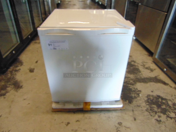 AWESOME! BRAND NEW Commercial Electric White Countertop Refrigerator. 17.5x18x21 Tested And Working.