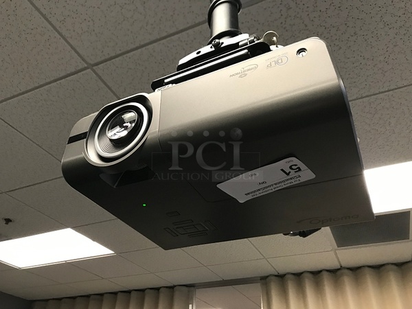 Optoma TH1060P Full HD 1080p DLP Projector w/ Speaker, 4500 lumens, 115v 1ph, Tested & Working! - Image 1 of 3
