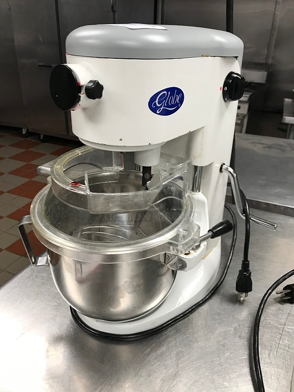 Globe SP5 Aluminum Gear Driven 5 Qt Commercial Countertop Mixer, Includes Attachments, 220v 1ph, Tested & Working! (See Video)
