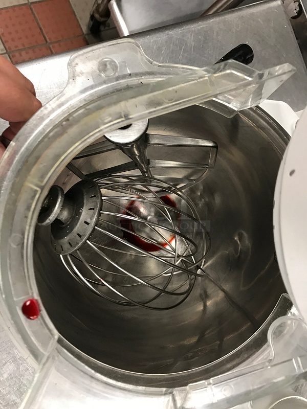 Globe SP5 Aluminum Gear Driven 5 Qt Commercial Countertop Mixer, Includes Attachments, 220v 1ph, Tested & Working! (See Video) - Image 2 of 4
