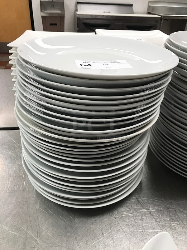 (28) 10 Strawberry Street White Round Porcelain Plates