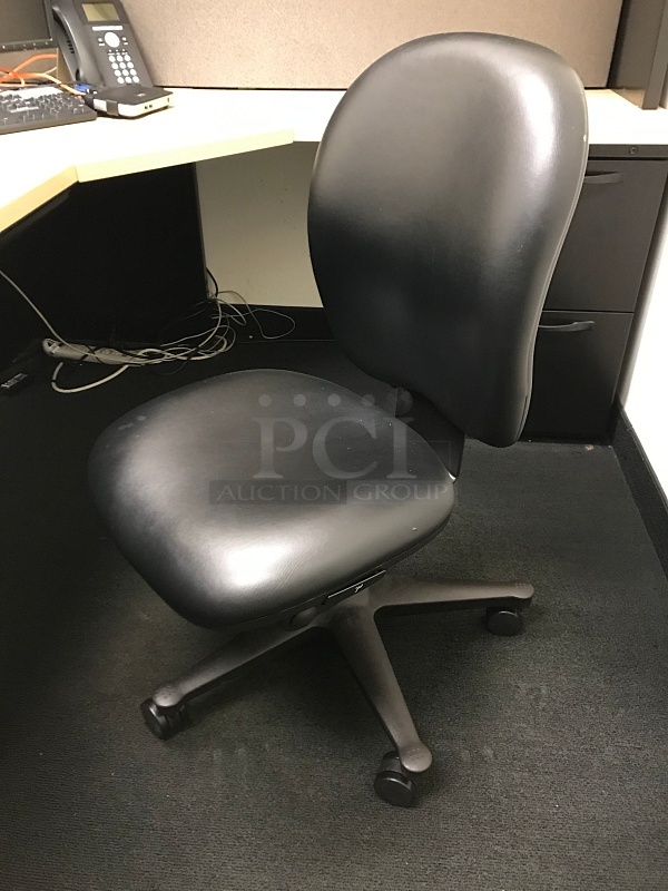 Herman Miller Corner Desk & Chair

 - Image 3 of 4