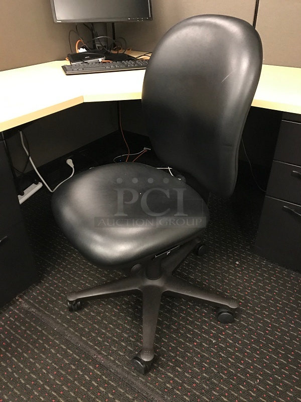 Herman Miller Corner Desk w/ Overhead Storage, Cubicle Partition Panels & Task Chair - Image 4 of 4