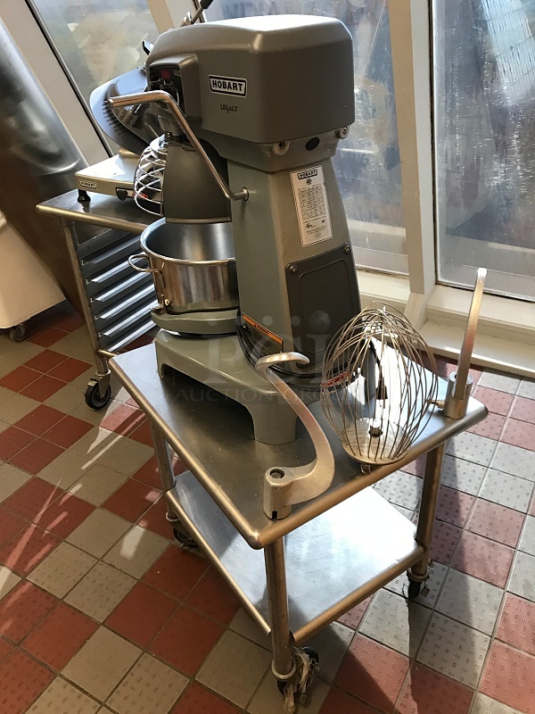 Excellent! Hobart Legacy HL200 20 Qt. Commercial Planetary Stand Mixer w/ Accessories & 15 Minute Timer, Includes Stainless Steel Stand on Casters, 120v 1ph, Tested & Working! (See Video) - Image 4 of 5